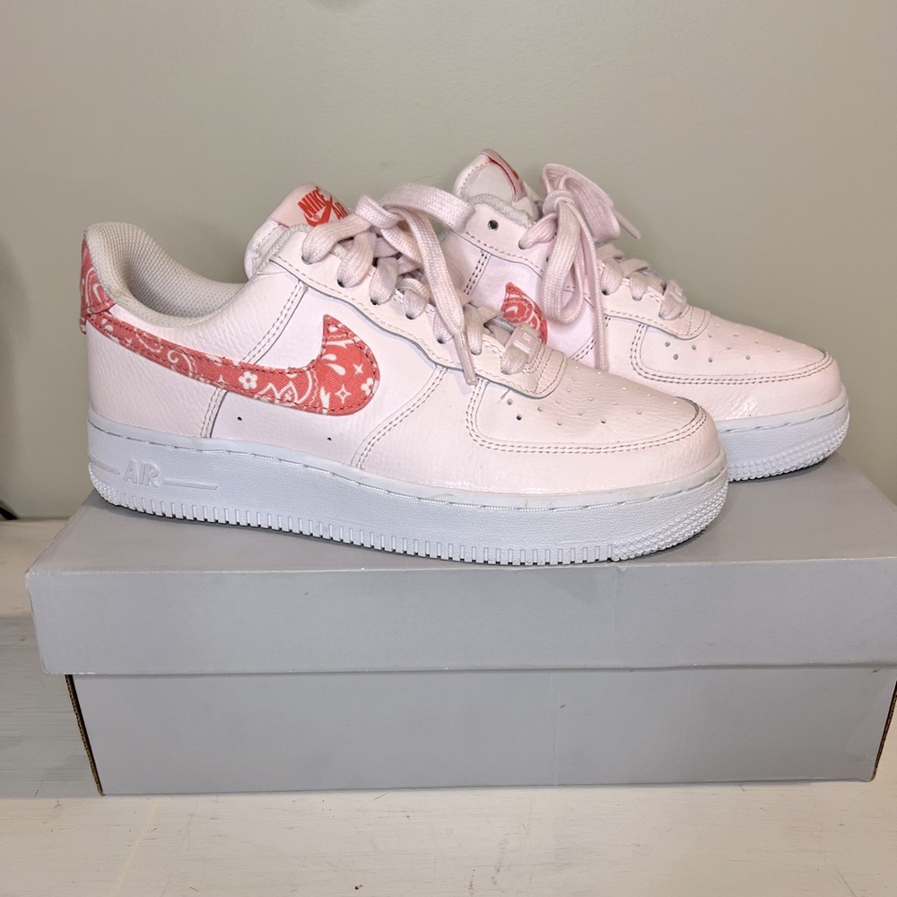 Women’s Air Force 1’s